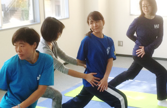 骨盤調整YOGA